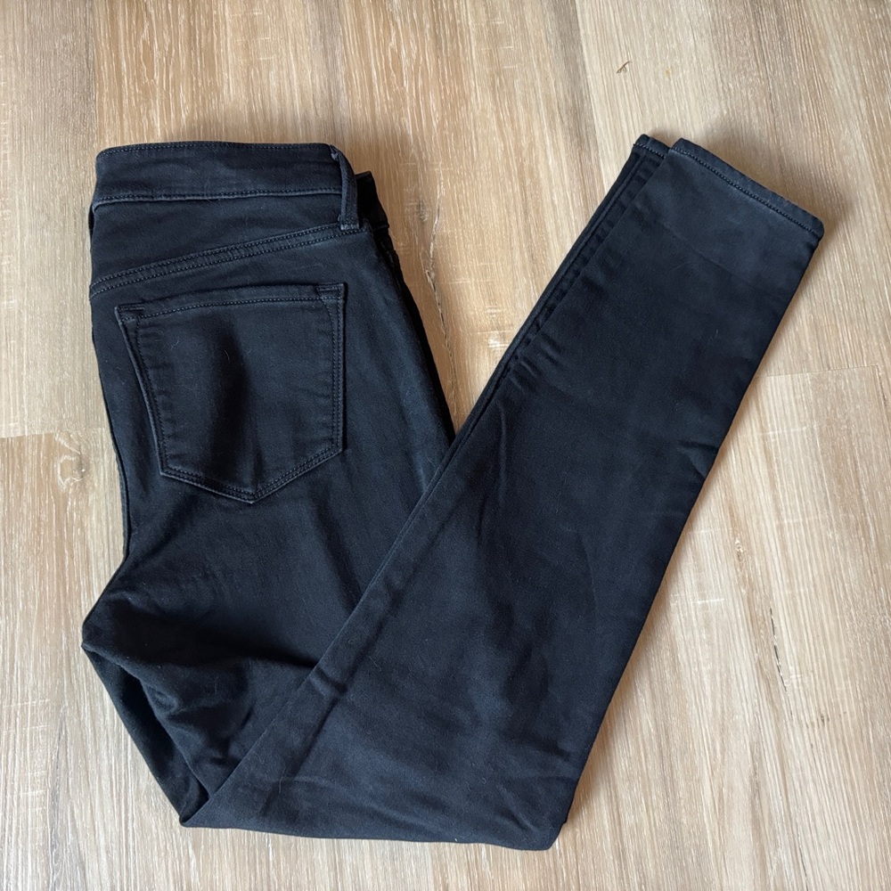 OLD NAVY JEANS
ROCKSTAR SUPER SKINNY JEANS SIZE 8